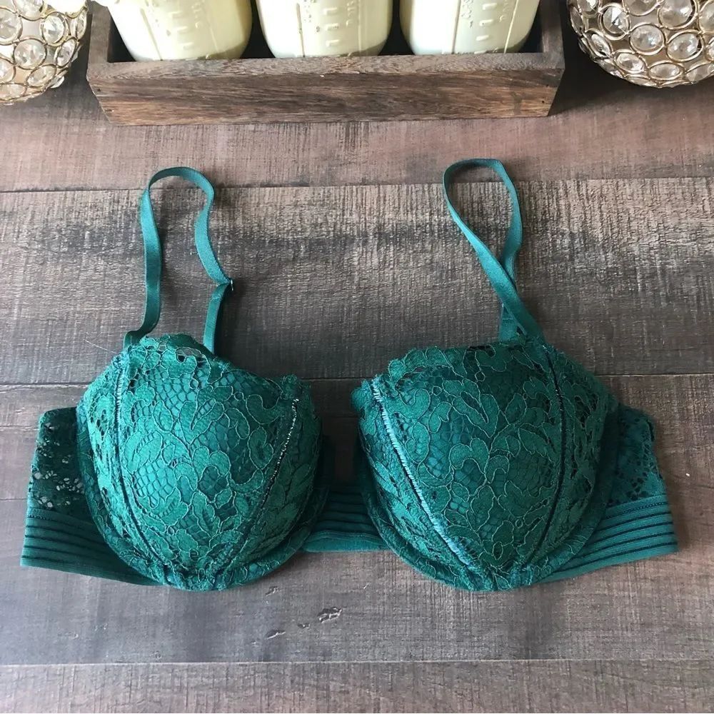 Victoria’s Secret Very Sexy Uplift Balconet Bra